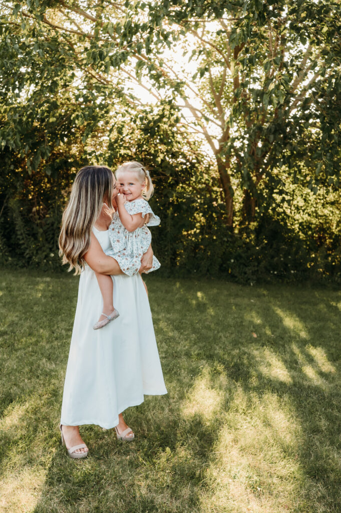 crosswinds marsh family photo session, outdoor aesthetic family photo session