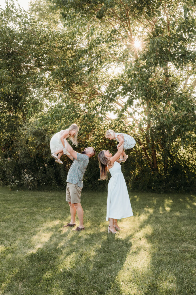 crosswinds marsh family photo session, outdoor aesthetic family photo session
